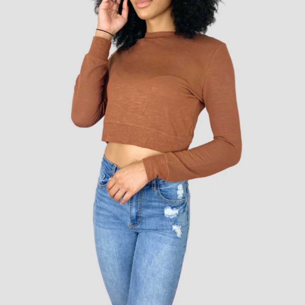 NWT Visit Sweater Crop